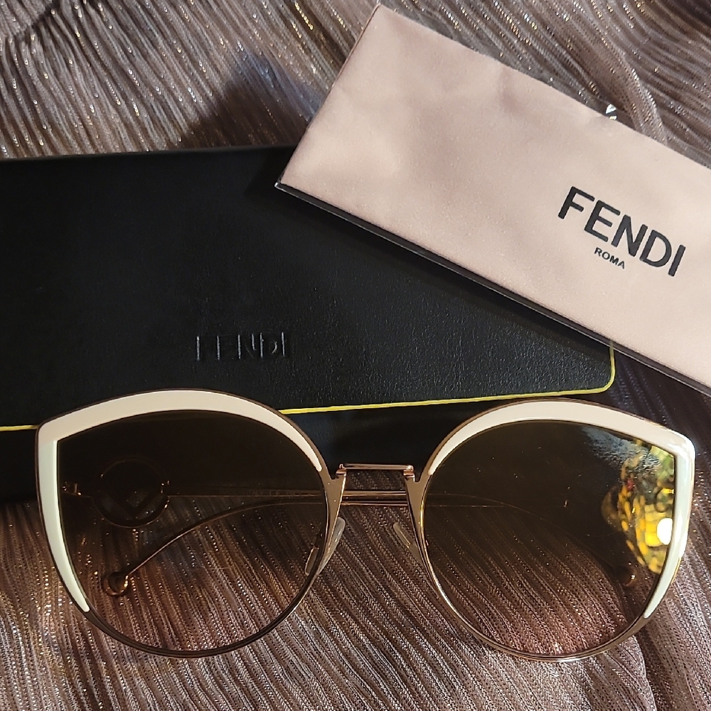 Fendi Roma Sunglasses STUNNING Gold and Brown with a CreamBabypink colored rim